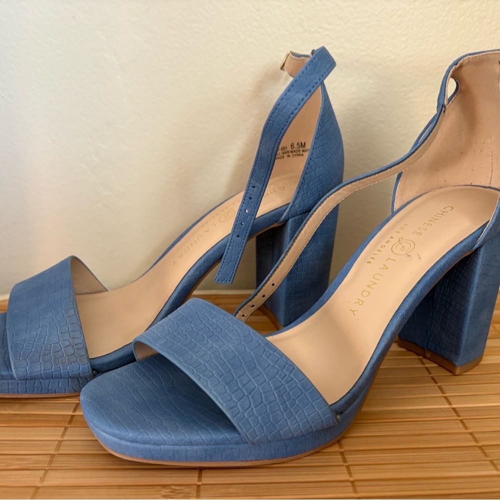 Chinese Laundry Women's Blue Block Heel Sandals